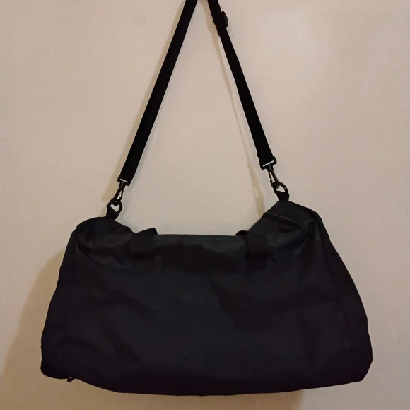 Puma Black Gym Bag with White Logo Duffle  – EUC - Picture 7 of 16